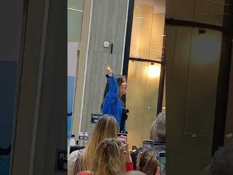 Elsa Esnoult et Frédéric François - Séance de dédicaces