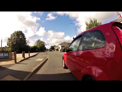 BL08GVU extreme close pass at pinch point