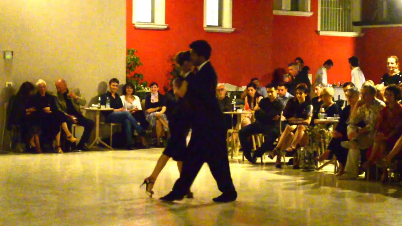 Julio Alvarez e Yailet Suarez @Milonga La Rotonda 4di4