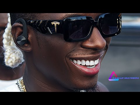 Speedo’o Street Walk with fans