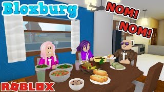 FIXIN&#39; BREAKFAST, LUNCH &amp; DINNER! NOM! NOM! / Roblox: Welcome to Bloxburg