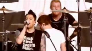 6. A Town Called Hypocrisy - Lostprophets @ Reading 2010 Playlist