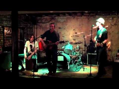 CLEVER LITTLE TRAMPS - TWO SUNS RISE (SOUND CHECK)
