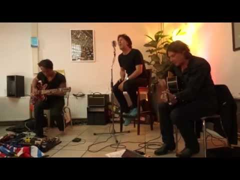 Dead Guitars - Silver Cross River (1/5 live acoustic @ Coffeemania Utrecht 18.7.2015)