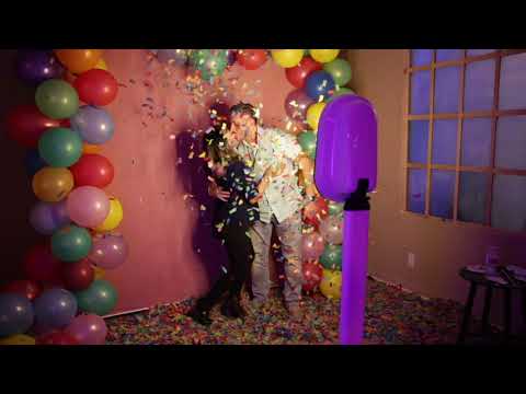 Mirror The Moment video.