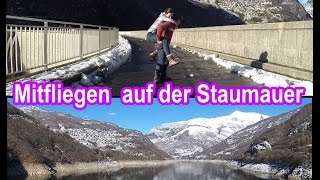 preview picture of video 'Valle Verzasca - Staudamm im Tessin - Golden Eye Bungee Jump - Ticino'