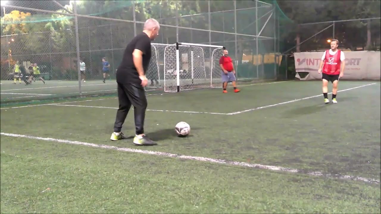 ΠΑΙΧΝΙΔΙ ΜΕΤΑΞΥ ΦΙΛΩΝ