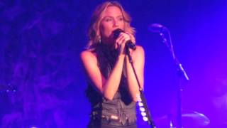 Jennifer Nettles - &quot;Three Days In Bed&quot; (Live in NH)
