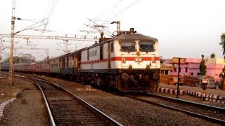 preview picture of video 'Past Glory : WAP-7 ICF Bangalore Rajdhani tears & curves beautifully through lush green Betul !!!!'
