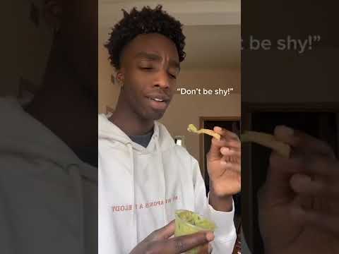 How much guac y’all put on your chips?