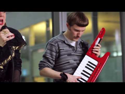 Ankathie Koi mit "Foreign Heart" im STANDARD Player