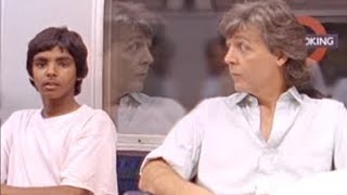 Look! It's Paul McCartney!