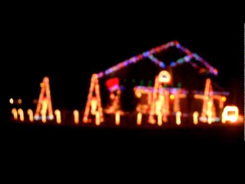 Cadger Christmas Light Show 2011 - Home Alone Theme Remix