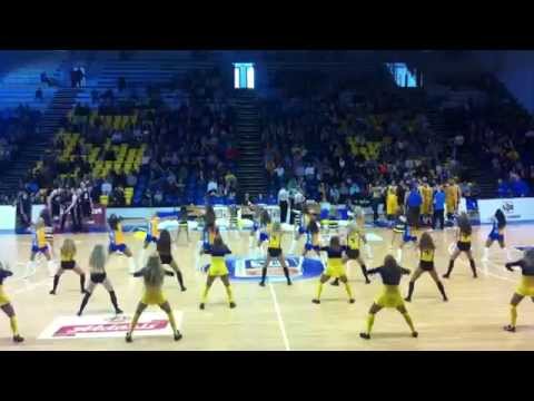 BK Ventspils bijušās un esošās karsējmeitenes apvienojas kopīgā dejā [17.05.2015]