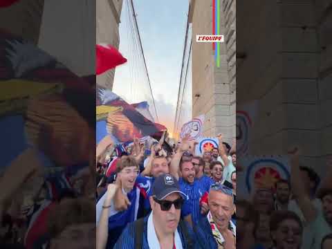 🇫🇷 Les supporters des Bleus ont envahi le Brooklyn Bridge #FIFAWorldCupOnYT #CoupeduMonde