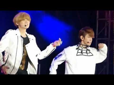 [HD]130115 GOLDEN DISK AWARDS - LUHAN, LAY, KAI, XIUMIN, BAEKHYUN, SEHUN - WE ARE THE FUTURE