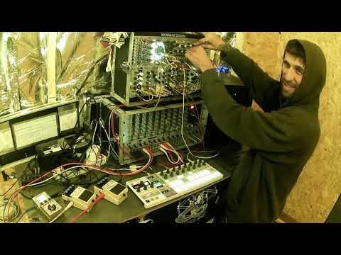 Logic L.F.O aLive Act - Magrin 154 - Eurorack Modular - Electric Techno Improvisation