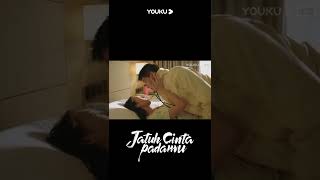 Download lagu Ingin minta cium malah dilempar ke lantai #shorts#YOUKU#JatuhCintaPadamu #FallingintoYou #Cdrama #炽道 mp3