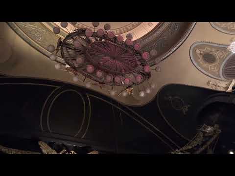 Raising the chandelier from Phantom of the Opera on Broadway