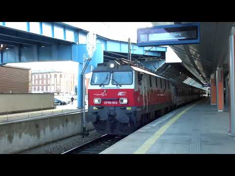Niepodległa EP09-004 Kraków Główny z pociągiem pospiesznym InterCity "Malinowski" nr TLK13101