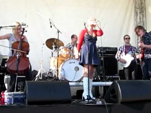 Einsteinbarbie - Blue live @ NDSM A'dam