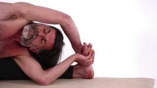 TESTA GINOCCHIO RUOTATA &#8211; PARIVRITTA JANU SHIRSHA ASANA