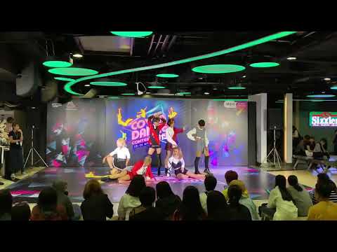 Bon Bon Chocolat By [ Definert Princess Cover Everglow ] @MBK Cover Dance 2019