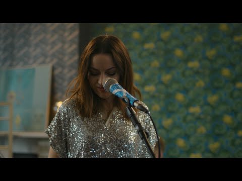 Amy Macdonald - Fire (The Roost Acoustic Session)
