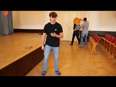 Probudili jsme aulu Pekařova gymnázia: prostor pro živou kulturu s úctou k historii