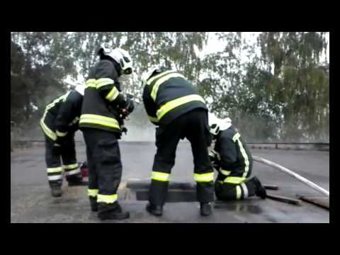 POŽÁRY.cz: Ubytovna v obci Líšťany začala hořet, na místo zamířily čtyři hasičské jednotky