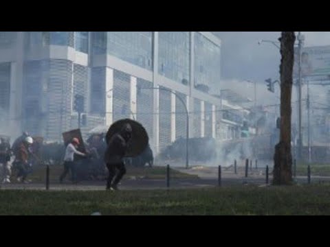 Top Channel/ Përleshje të rënda mes policisë e protestuesve kundër çmimeve në Kongresin e Ekuador