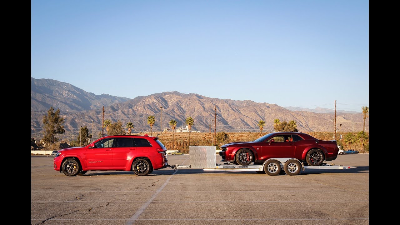Jeep Trackhawk Tows Hellcat Widebody to Drag Strip, Races It in 1/8 ...