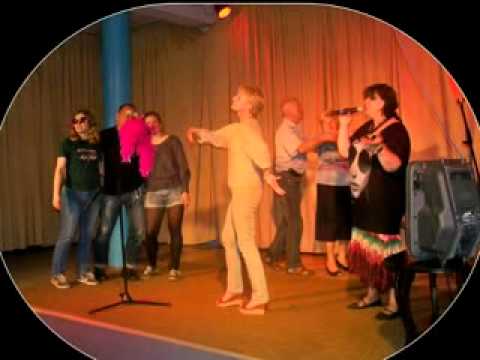 Kabaret "Pół-serio"  za kurtyną