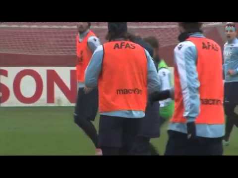 AZ-aanvoerder Nick Viergever kreeg eerder dit seizoen rood tegen Roda JC