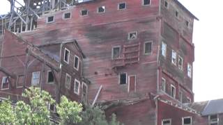 preview picture of video 'Alaska 20120709 03 Kennecott mill'