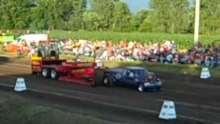 preview picture of video 'Outlaw Tractor Pull Hinton, IA 09'