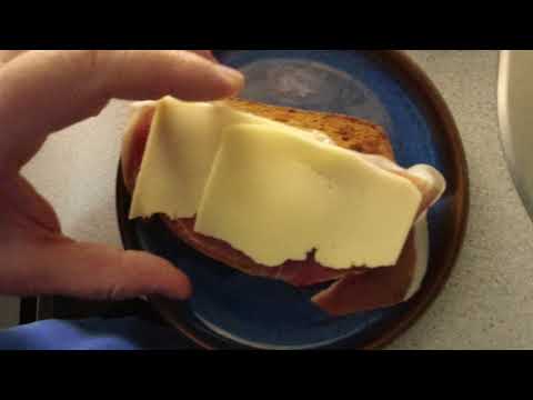 MongoTV_6994 - SPISER RISTET FRANSKBRØD MED SPANSK SKINKE OG OST OG SNAKKER OM NATURVIDEO