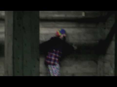 Sloche - Les clowns sont dans le jus - Caméléon