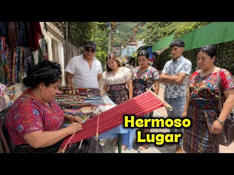 Aquí Las MUJERES Tejen En La CALLE, Santa Catarina PALOPO