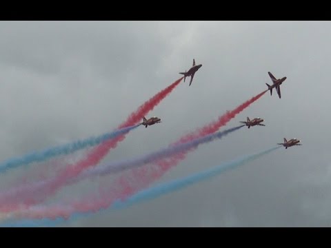 RAF Red Arrows at The Royal International Air Tattoo 2016 (DutchPlaneSpotter)