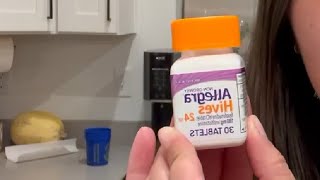 Allegra Hives Non Drowsy Antihistamine Tablets, 30 Count, 24HR Hives Reduction & Itch Relief Review