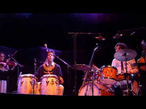 Mocky "September" (Earth, Wind and Fire) @ La Cigale (Paris)