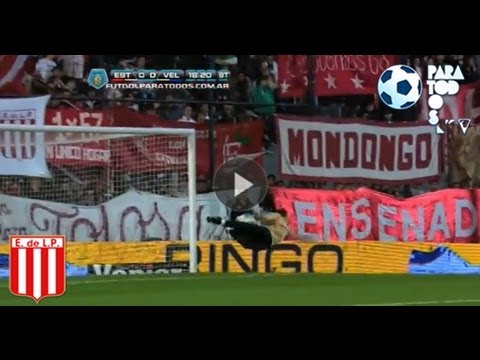 Atajada de Rulli a Cabral. Estudiantes 0 - Vélez 0. Torneo Inicial 2013. Fecha 9. Fútbol Para Todos.