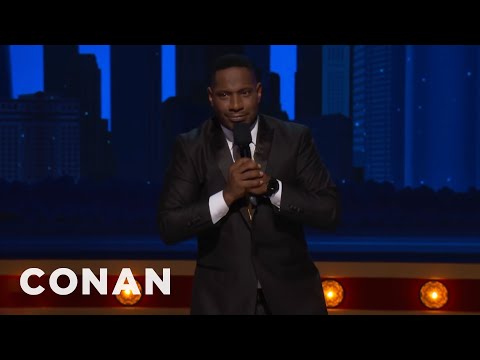 ロッドマンがアメリカをレストランに例えるとTBSのコナンが新経営のレストランに (Rod Man Compares America To A Restaurant Under New Management  CONAN on TBS)