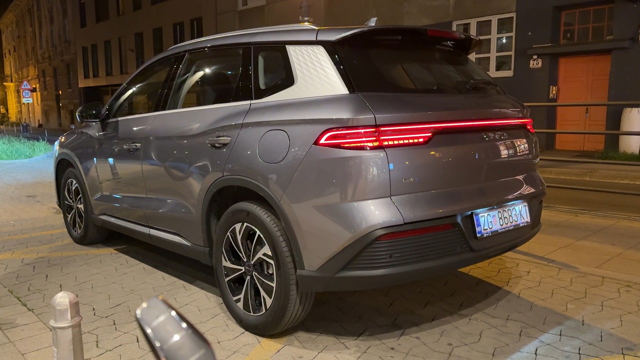 BYD SEALION 5 DM-i 2026 (EUROPE) at night - WELCOME lights, LED lights & dynamic INDICATORS
