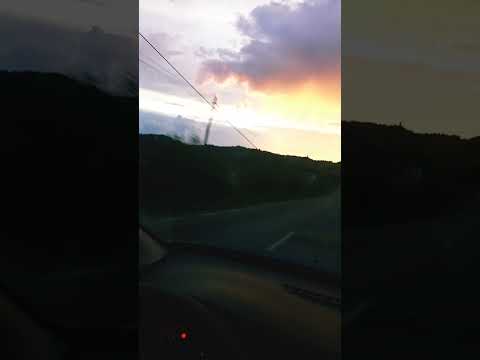 cer rosu și albastru