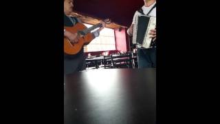 Y por esa calle vive! El pipiri. ....