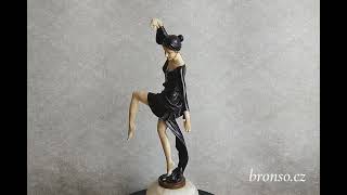 Art Deco socha tanečnice na mramoru – elegantní figurka ženy, vintage styl 20. léta, luxusní dekorace