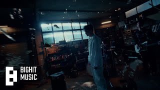 Kadr z teledysku MORE (English Translation) tekst piosenki j-hope