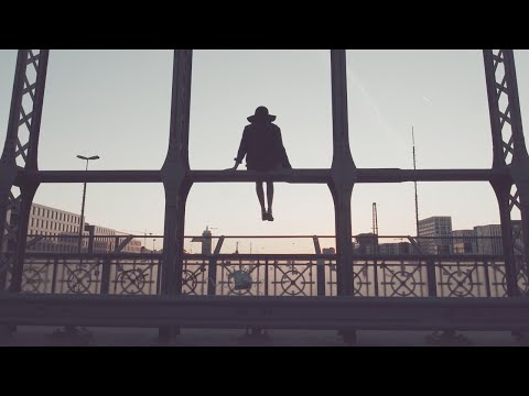 LUPID - Träum mich zurück (Official Video)
